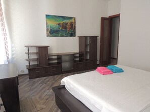 Apartment, 3 Bedrooms (Andreevskiy spusk, 11) | Room amenity - Podol Apartment (Kyiv)