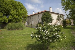 Front of property - Château Pierre de Montignac (Civrac-en-Medoc)