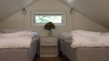Classic Cabin | 2 bedrooms, iron/ironing board, cribs/infant beds, free WiFi