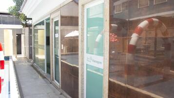 32-inch LCD TV with cable channels, TV