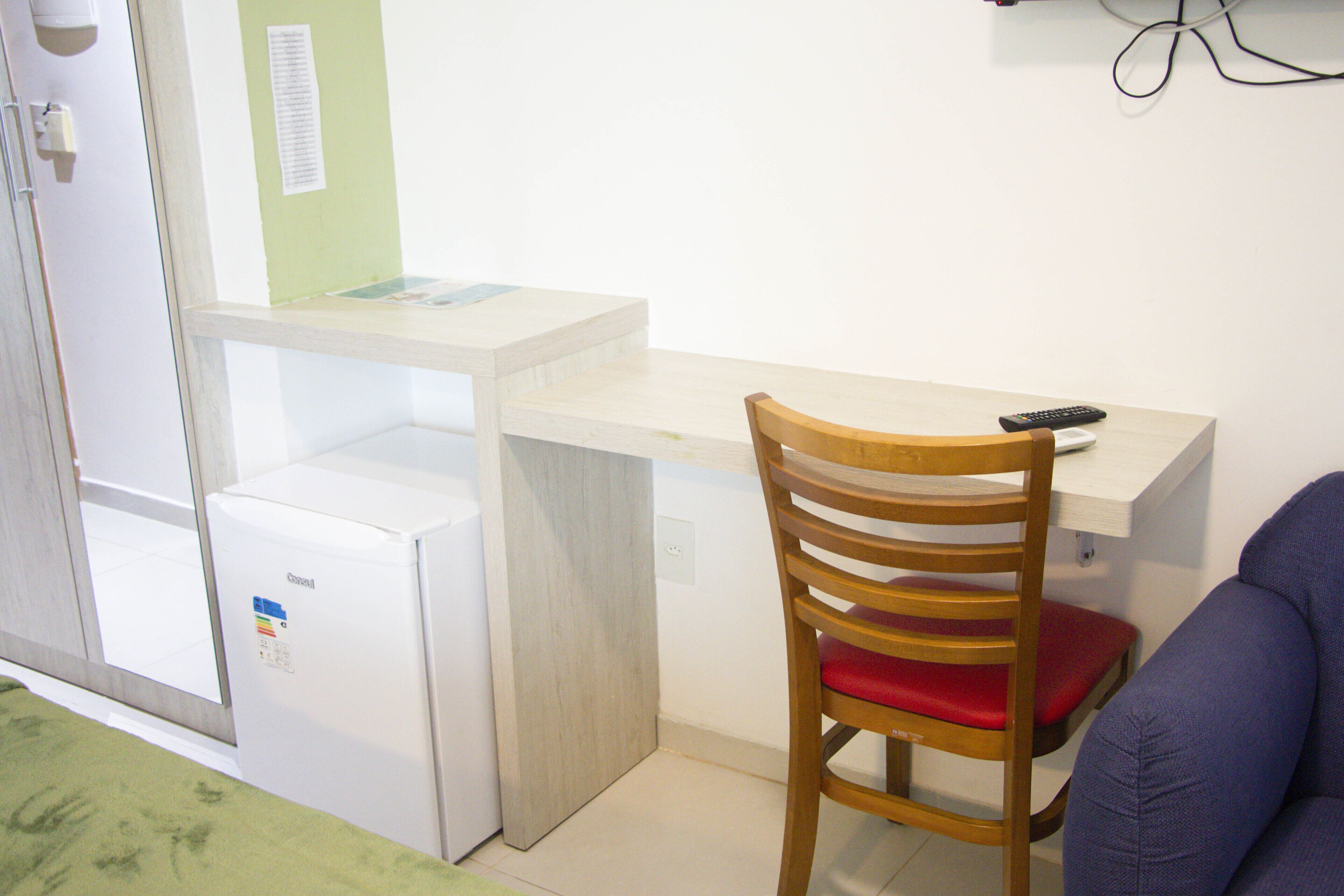 quarto standard quadruplo | minibar, desk, blackout curtains, iron/ironing board