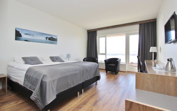 Habitación con 1 cama matrimonial o 2 individuales, baño privado | Escritorio, cortinas blackout, insonorización y wifi gratis 