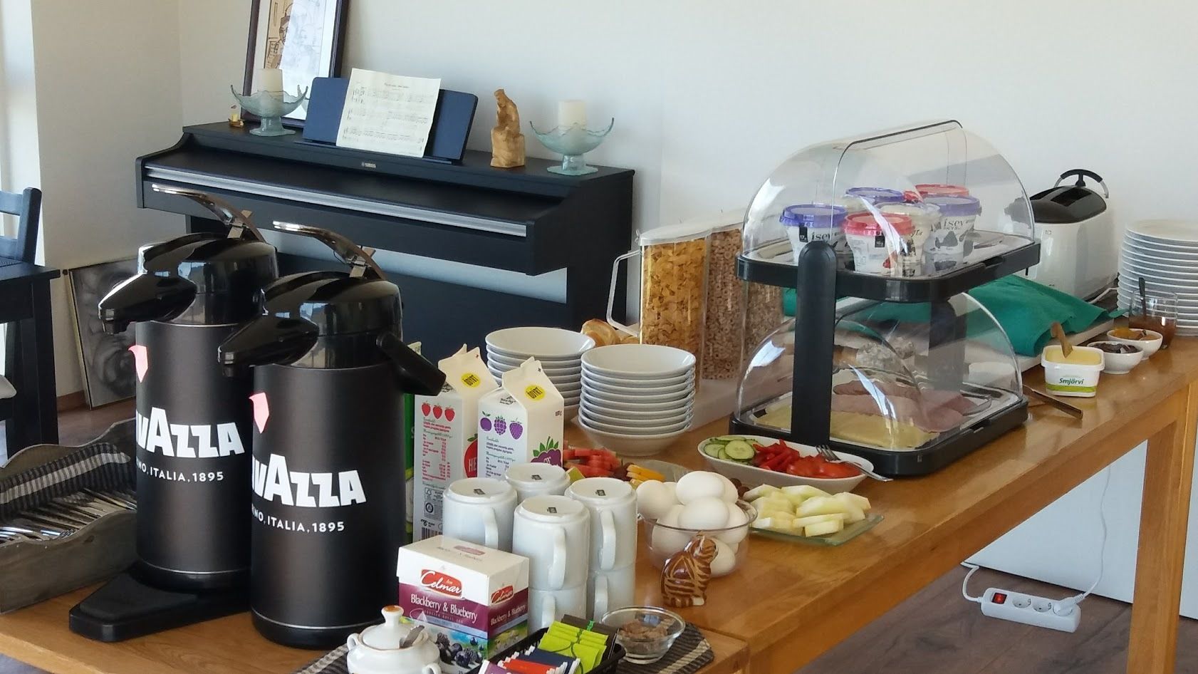 free daily continental breakfast