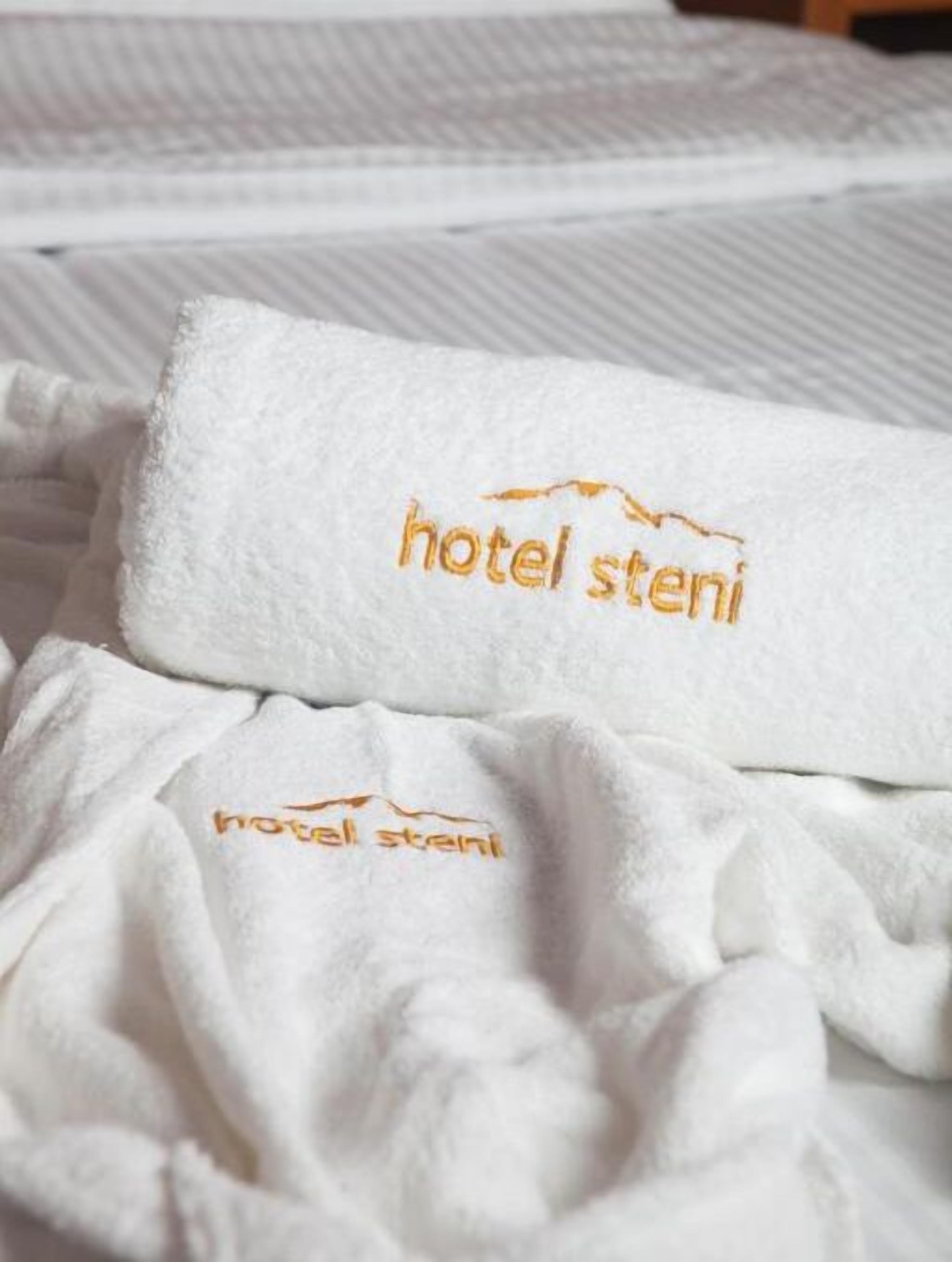 shower, free toiletries, towels