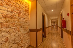 Interior - Hotel Steni (Dirfys-Messapia)