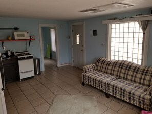 Grand Suite, 1 Bedroom | Living area | Flat-screen TV - Suite Red Wolf (El Paso)