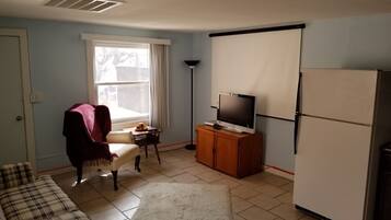 Suite Grand, 1 kamar tidur | Area keluarga | TV layar datar