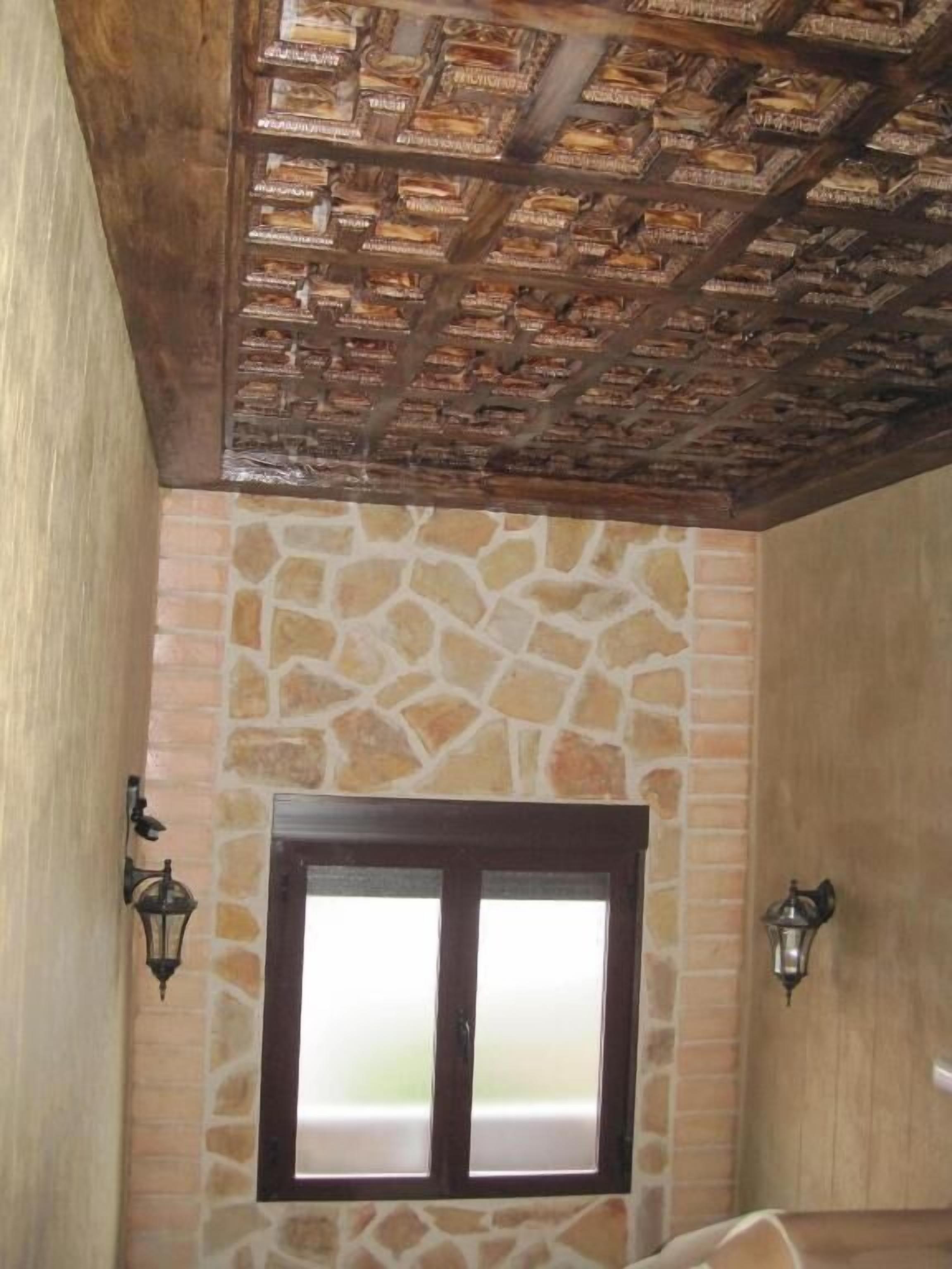 Shower, free toiletries, bidet, towels