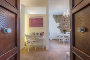 Interior entrance - Viterbo Antica (Viterbo)