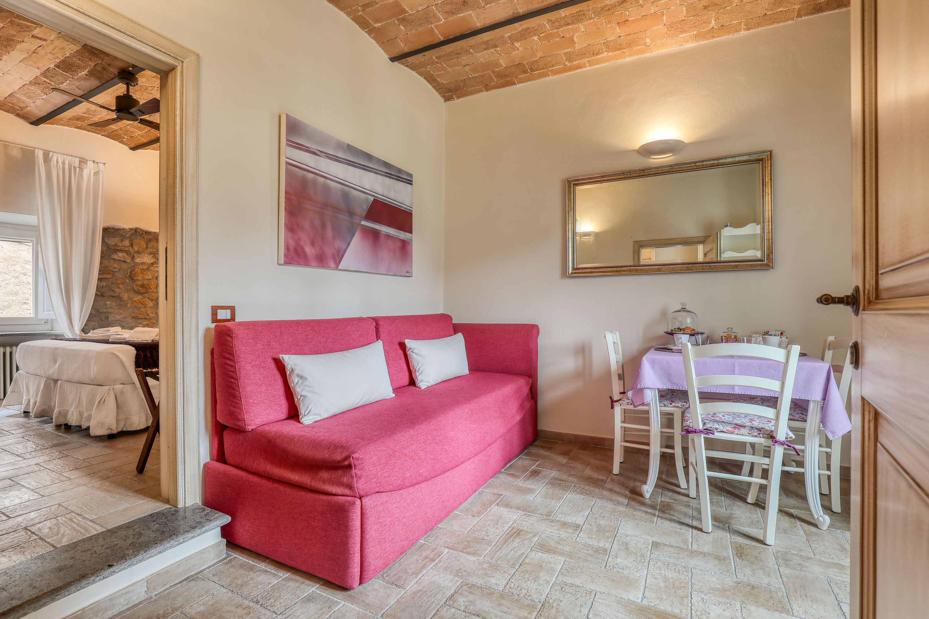 Quarto luxo, 1 cama Queen | Sala de estar | TV de tela plana