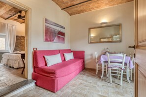 Deluxe Room, 1 Queen Bed | Living room | Flat-screen TV - Viterbo Antica (Viterbo)