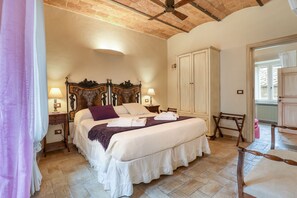 Ropa de cama de alta calidad, cubrecamas y sistema de insonorización 