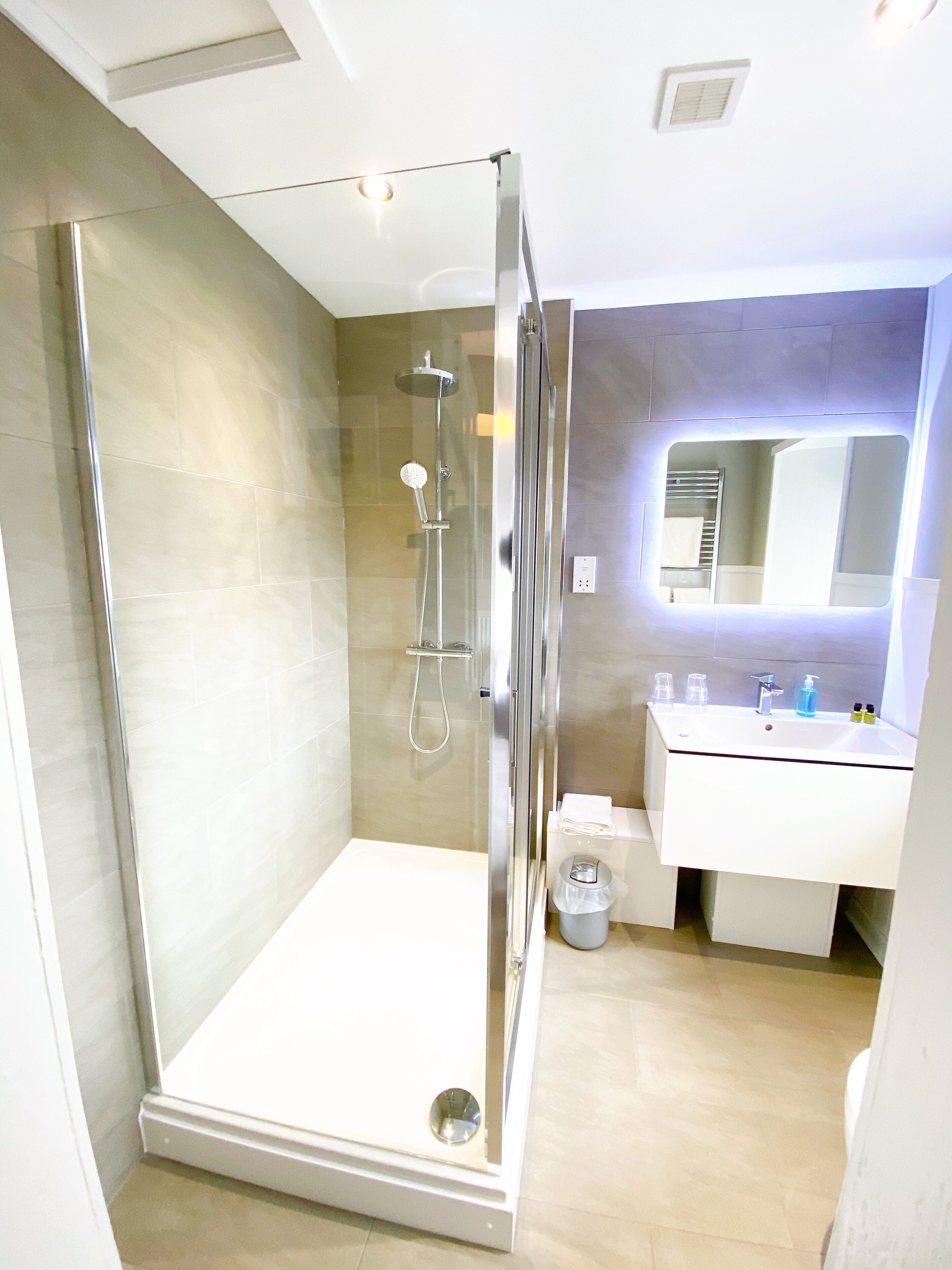 Family Room (2 Adults + 2 Children) | Bathroom | Free toiletries, towels