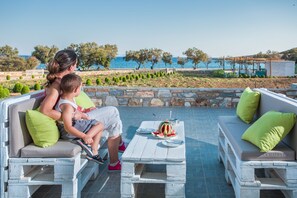 House, 3 Bedrooms, Private Pool | Terrace/patio