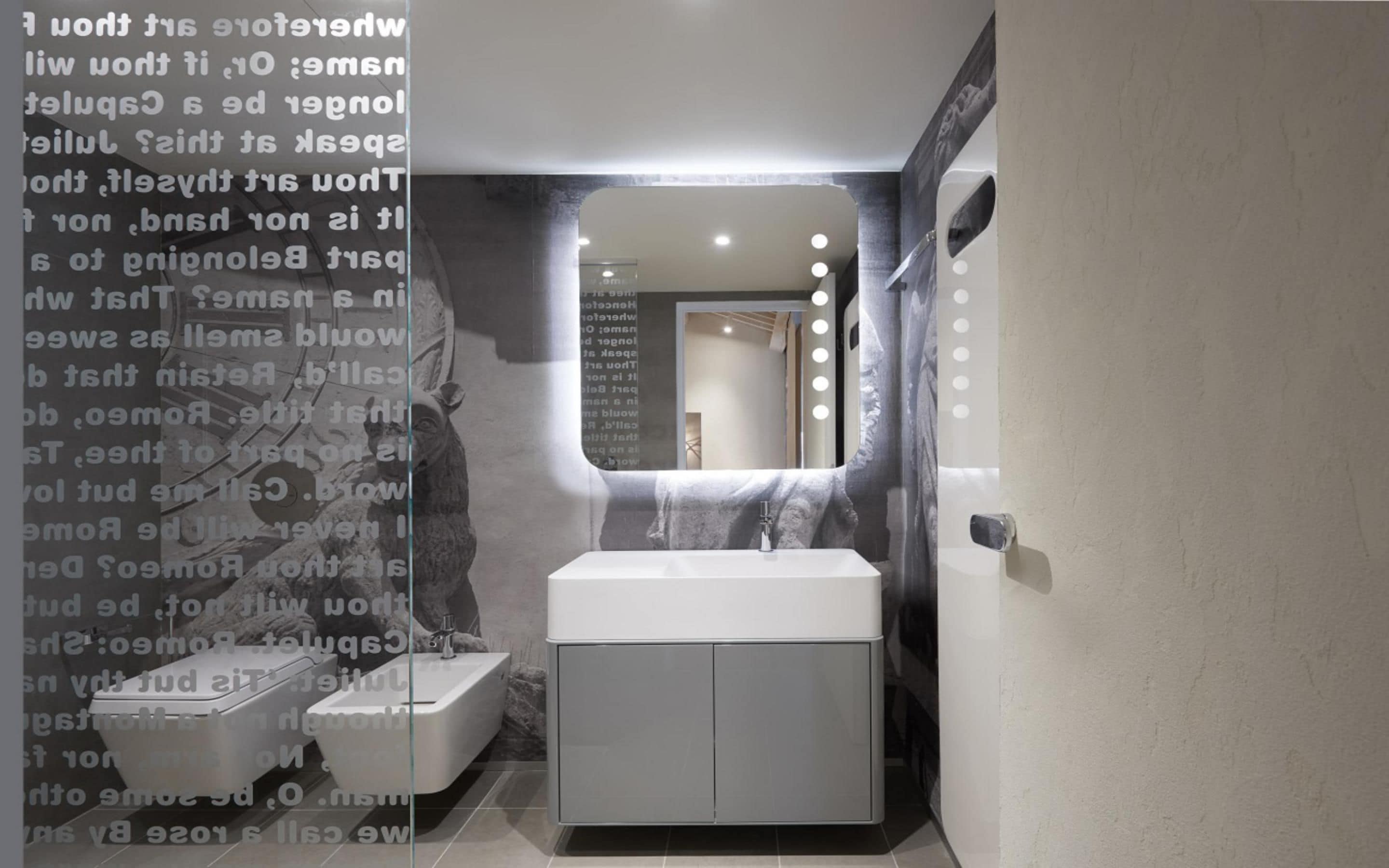 Superior Apartment | Bathroom