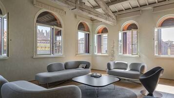 Penthouse, 2 Bedrooms | Living area