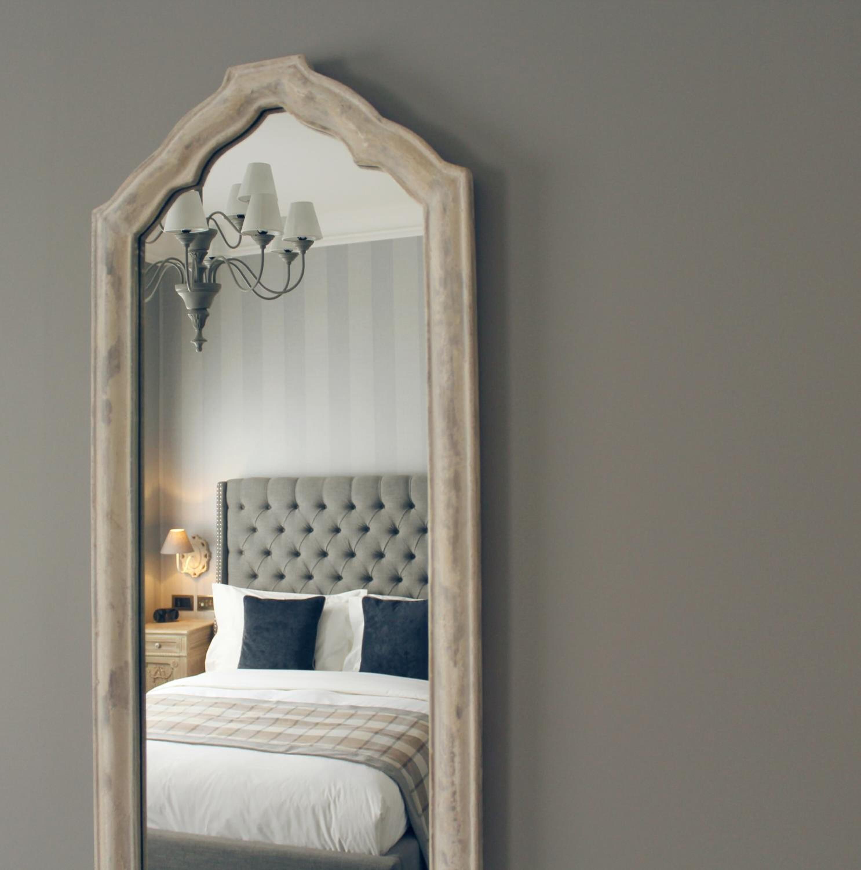 防过敏的被褥、迷你吧、客房内保险箱、办公桌