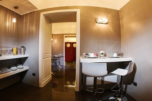 Free daily cooked-to-order breakfast  - Villa San Martino (Naples)