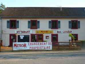 Front of property - Hotel Restaurant L'Angelus (Saulxures-sur-Moselotte)