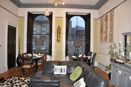 Área de desayuno. The Bank Guest House