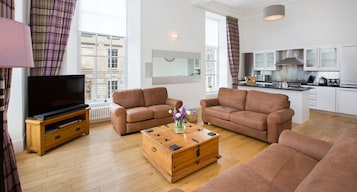 Apartment, 4 Bedrooms | Living area
