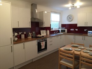 Apartment, 2 Bedrooms | 2 bedrooms, iron/ironing board, free cribs/infant beds, free WiFi - North Bridge Apartment (Hawick)