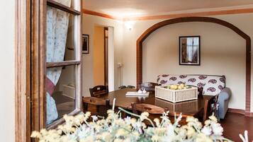 Appartement, 3 chambres (Anna Magda) | Coin séjour