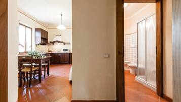 Appartamento, 2 camere da letto (Zita) | Area soggiorno | TV a schermo piatto