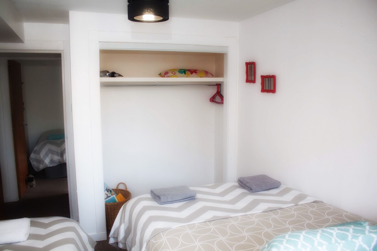 City Apartment, 2 Bedrooms, City View | 1 bedroom, premium bedding, iron/ironing board, free WiFi