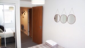 Habitación City doble de uso individual, 1 habitación, vistas a la ciudad | 1 dormitorio y ropa de cama de alta calidad