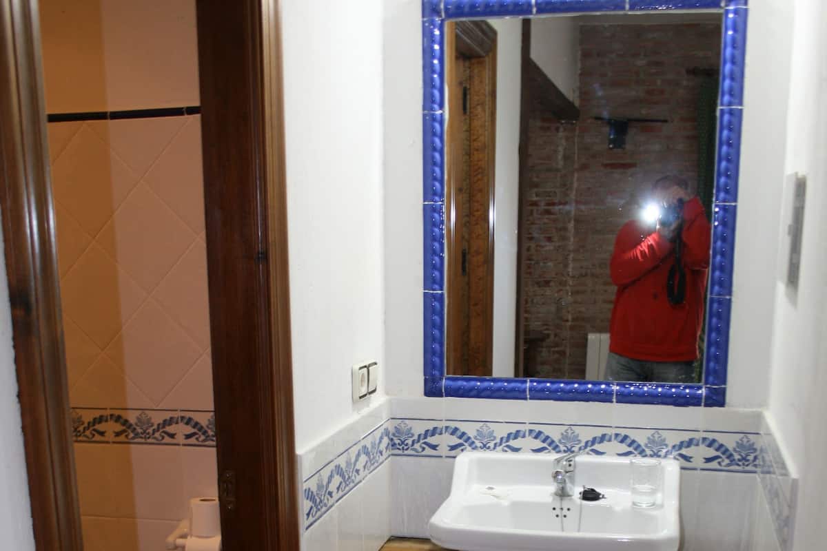 Bathroom sink