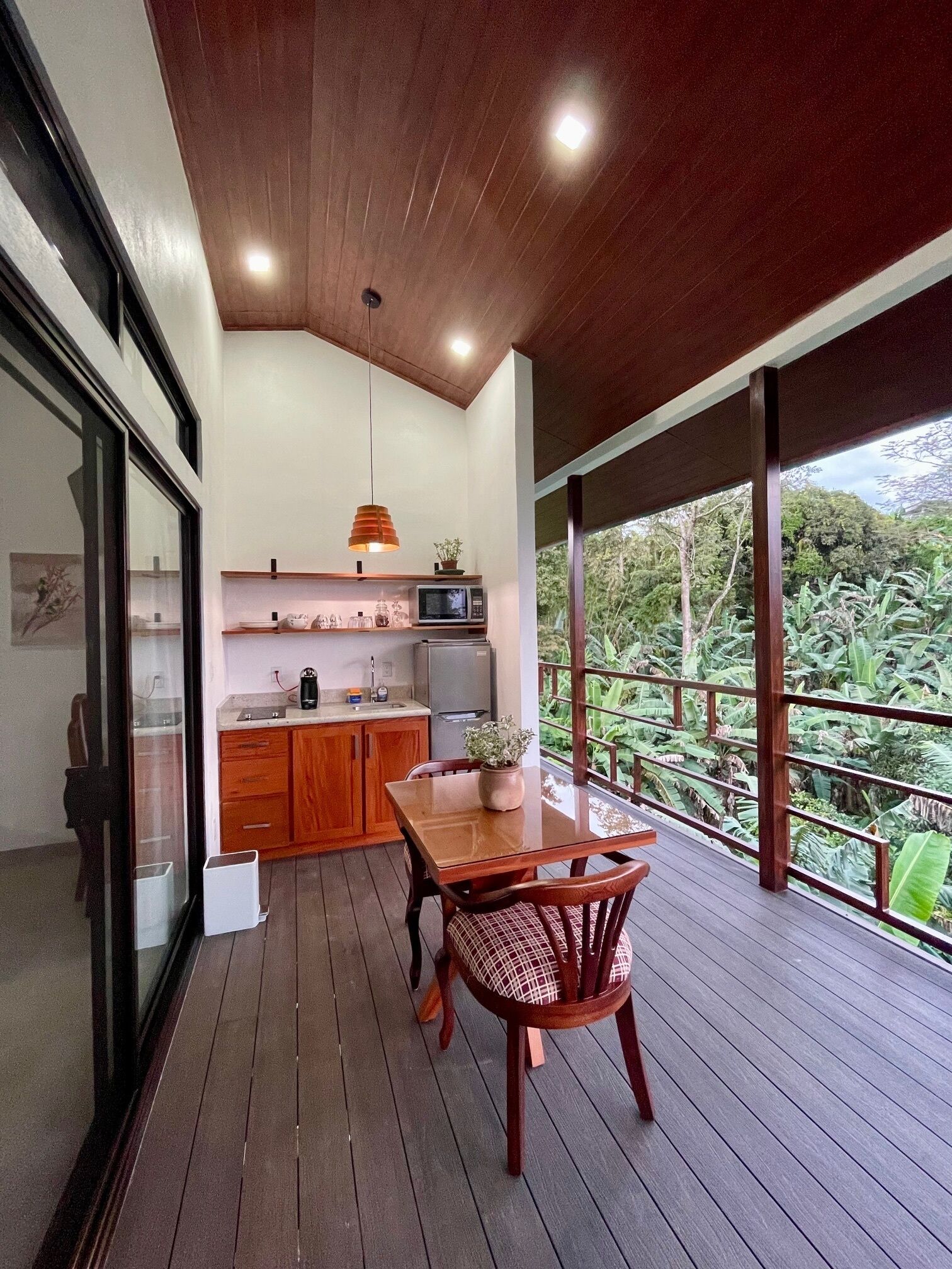 Luxury Villa, 1 King Bed | Private kitchen | Dining tables