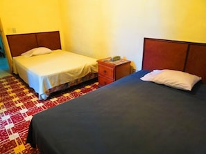 Habitación Confort, 2 camas dobles, no fumadores | Wifi gratis