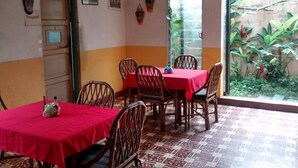 Local cuisine breakfast for a fee - HOSTAL TROPICANA (San Salvador)