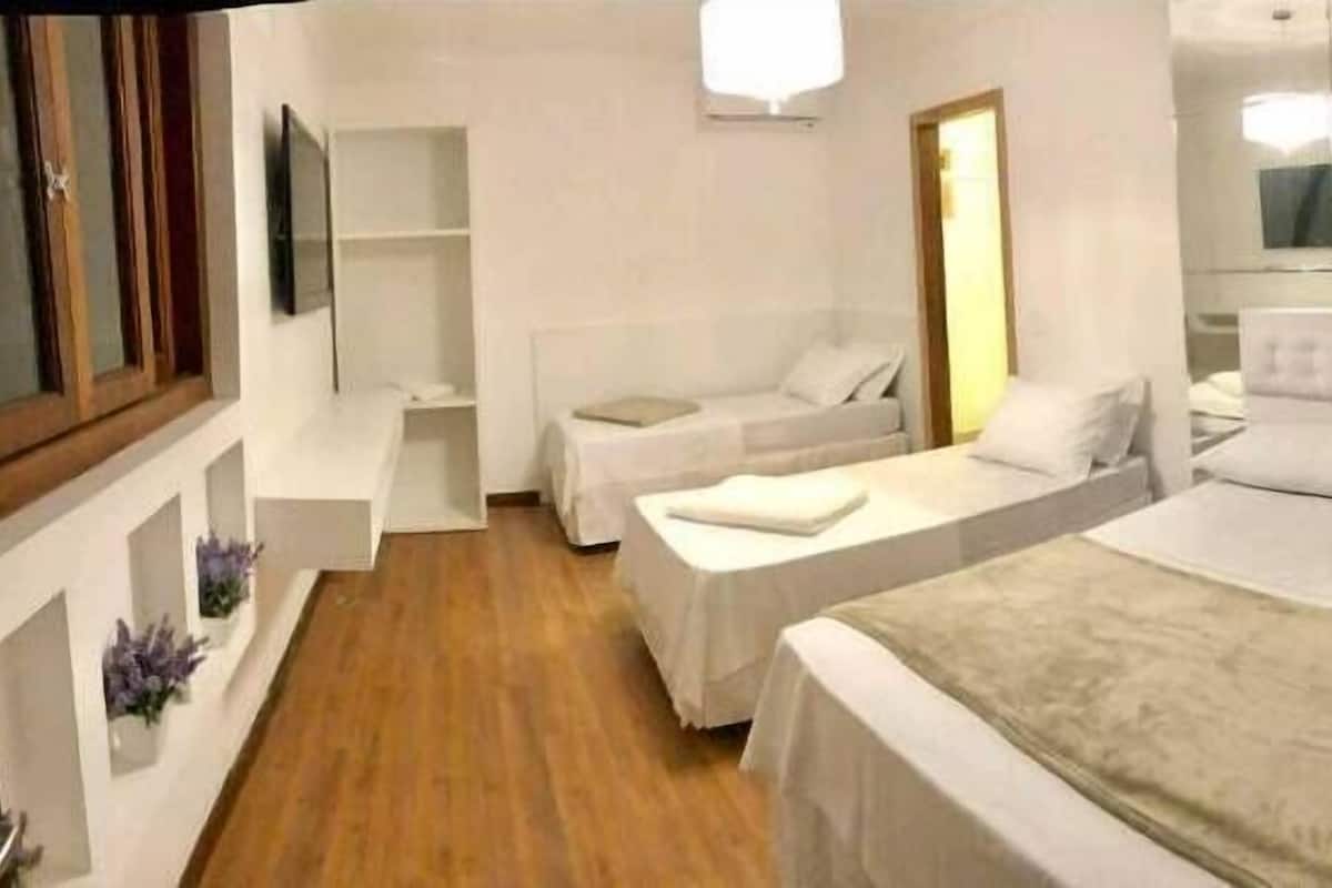 Minibar, bureau, Wi-Fi gratuit, draps fournis