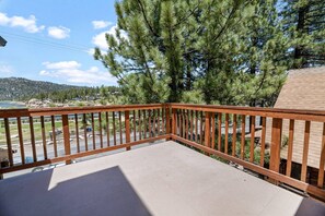 Hytte, flere senger, ikke-røyk | Utsikt fra balkong