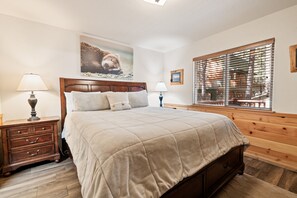 2 bedrooms, iron/ironing board, bed sheets - Catalina Creekside Cabin (Big Bear Lake)
