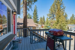BBQ/picnic Area - Glenview Getaway (Big Bear Lake)