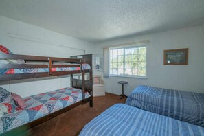 3 habitaciones, tabla de planchar con plancha y wifi gratis