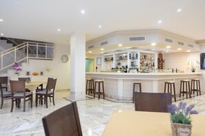 Bar (in der Unterkunft)