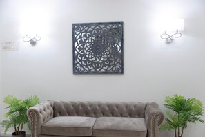 Una televisión de pantalla plana