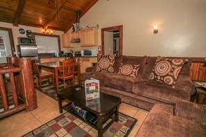 Casa, várias camas, para não fumantes | Área de estar | TV, Netflix, Hulu, DVD player