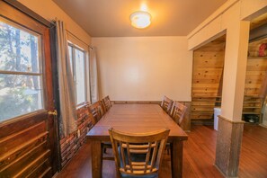 Cabin, 2 Bedrooms | In-room dining