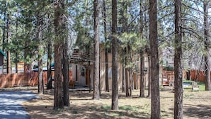 Front of property - Rincon Cabin (Big Bear Lake)
