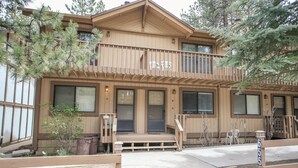 Exterior - Summit Getaway Condo (Big Bear Lake)