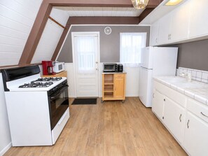 Private kitchen - The Getaway (Big Bear Lake)
