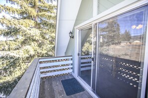 Casa, varias camas, para no fumadores | Vista del balcón