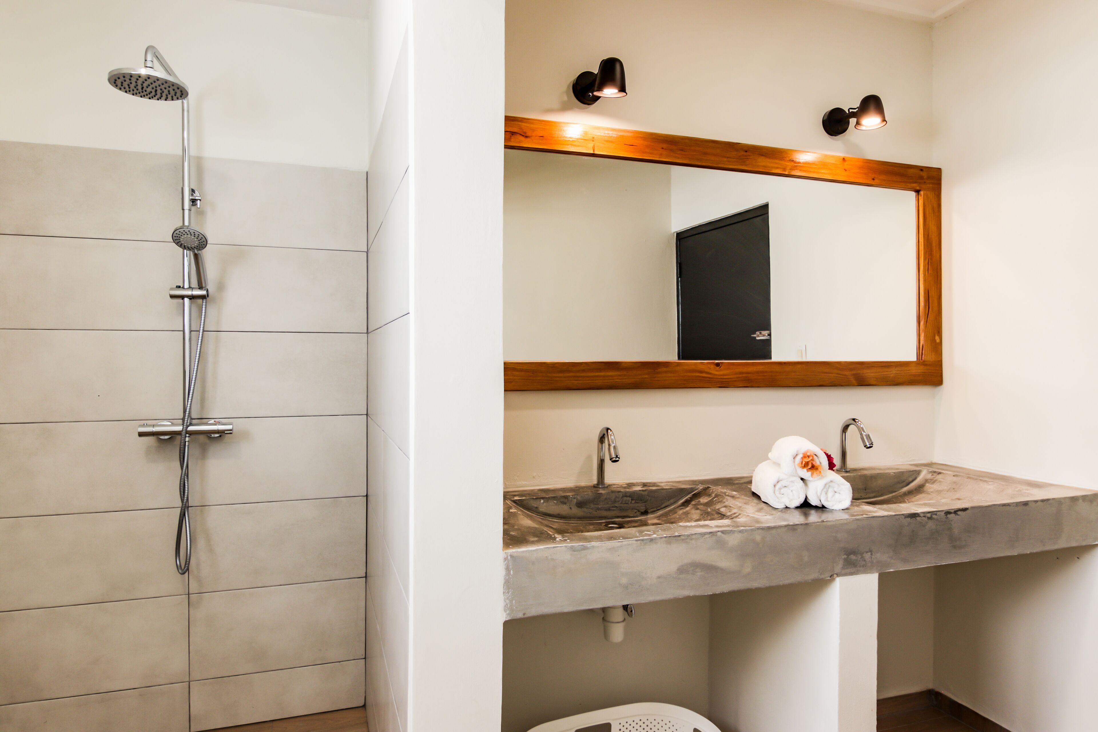 Standard-Apartment, 2 Schlafzimmer, Nichtraucher, Terrasse | Badezimmer | Dusche, Haartrockner, Handtücher