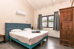 Deluxe Apartment | Iron/ironing board, free cribs/infant beds, free WiFi, bed sheets - ABC Resort Curaçao (Willemstad)