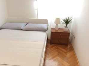 3 bedrooms, iron/ironing board, free WiFi